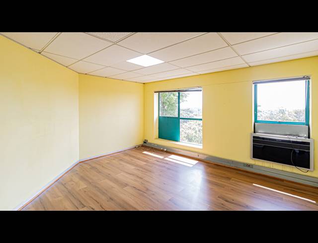 212M² OFFICE TO LET IN FERNDALE